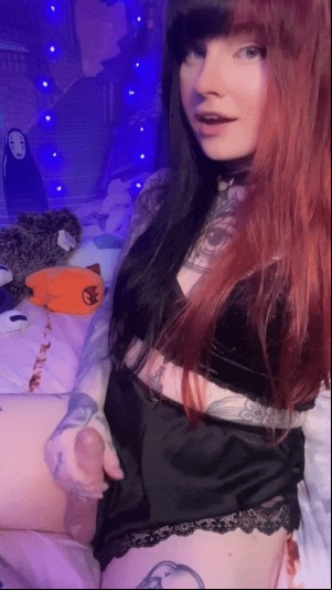 Preview of: Your favourite british emo girl with bonus features